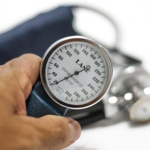 blood-pressure-monitor-3467664_1920